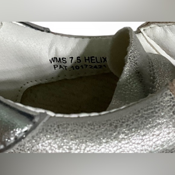 Dolce Vita Helix Women's Sneaker Silver Metallic Goose Shoe Women’s Size 7.5 - Picture 5 of 5